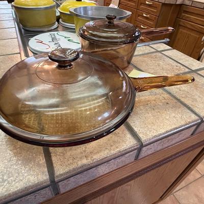 2 brown Vision Cookware - Skillet & sauce Pot w/lids