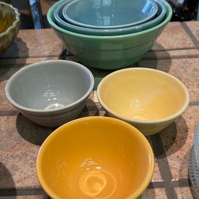 Lot of 6 Vintage ceramic mixing bowls