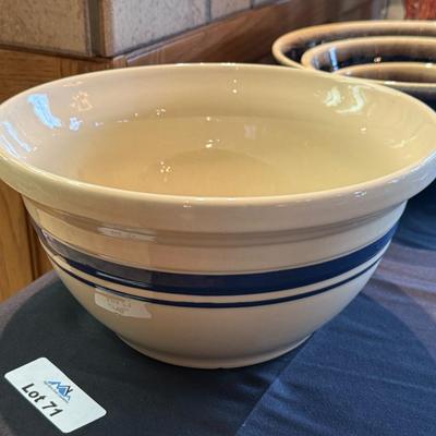 Large FP Roseville Ohio 4 Quart ceramic mixing bowl