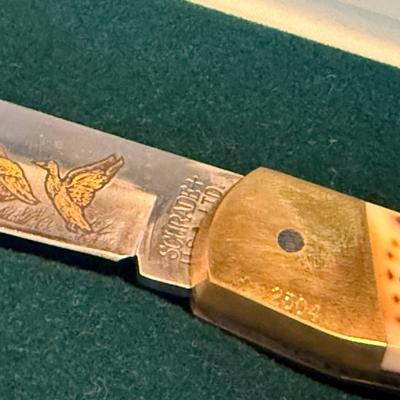 Schrade Ducks Unlimtied etched blade comm. Knife & box