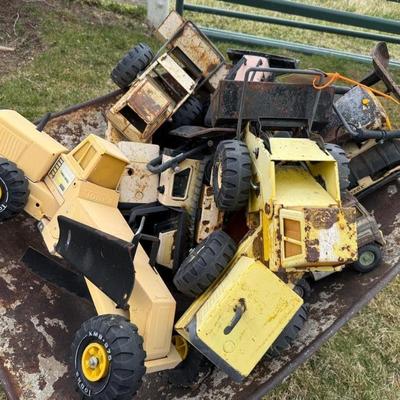 2ND Lot of vintage tractor toys - some Tonka