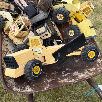 2ND Lot of vintage tractor toys - some Tonka