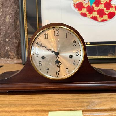 Elgin dark wood cased Vintage Mantle Clock w/Key