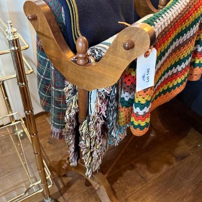 Vintage wood blanket stand w/crochet quilt & 3 blankets