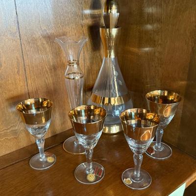 Crystal Decanter Set w/gold rim by Avitra