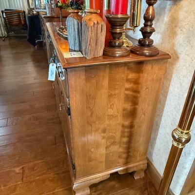 Ethan Allen 4 drawer/4 cabinet Buffet/Sideboard