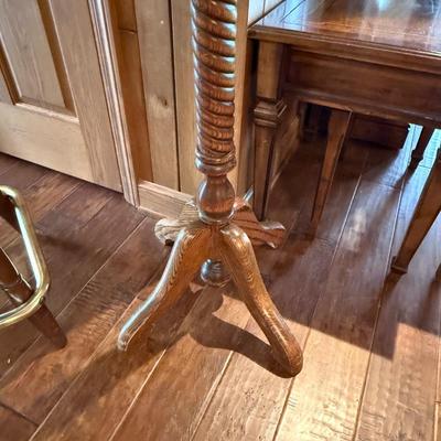 Wooden 6’ t Oak Coat/Hat rack
