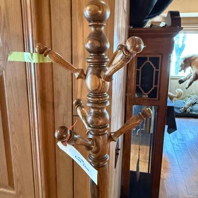 Wooden 6’ t Oak Coat/Hat rack