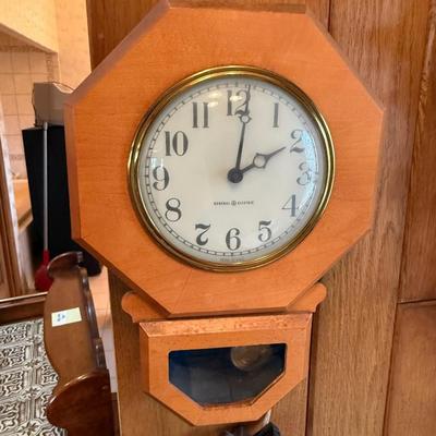 General Electric vintage electric small wall clock