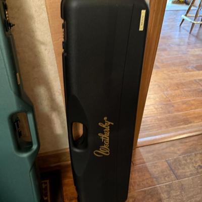 Weatherby 20 gauge black hard plastic locking Gun Case
