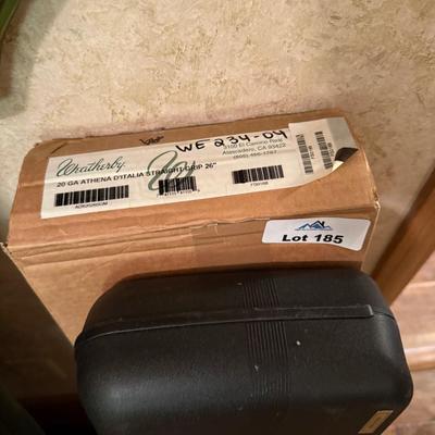 Weatherby 20 gauge black hard plastic locking Gun Case