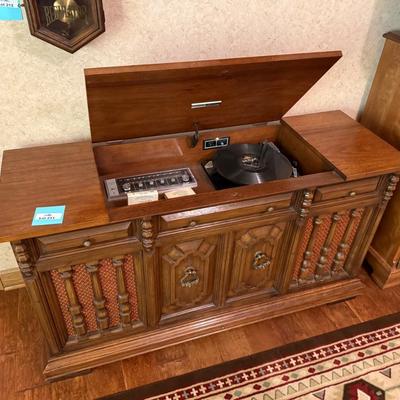 Zenith Vintage Working Stereo/Turntable/8 Track Console