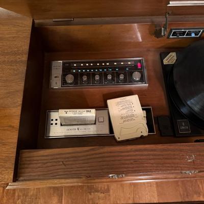 Zenith Vintage Working Stereo/Turntable/8 Track Console