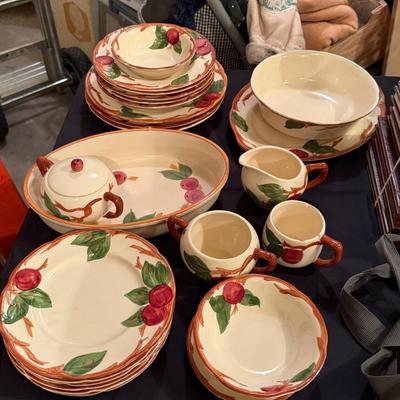 Set of Franciscan ware China set in Apple pattern