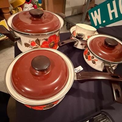 Set of Vintage Pots & Pans from Show-Pans w/lids