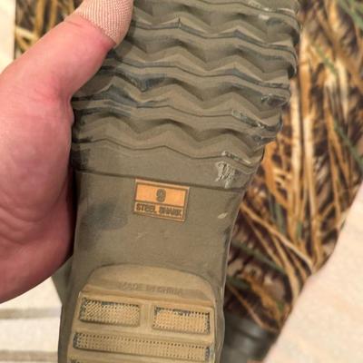 Pair of Hodgeman Camo Thinsulate Boot Waders Size 9