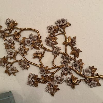 Vintage floral Wall Hangings - Pair of molded Plastic