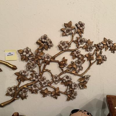 Vintage floral Wall Hangings - Pair of molded Plastic