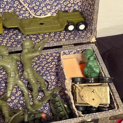 Vintage Box of large Army Figures & trucks