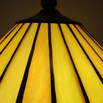 Pleated Tiffany Style Stained Glass Table Lamp