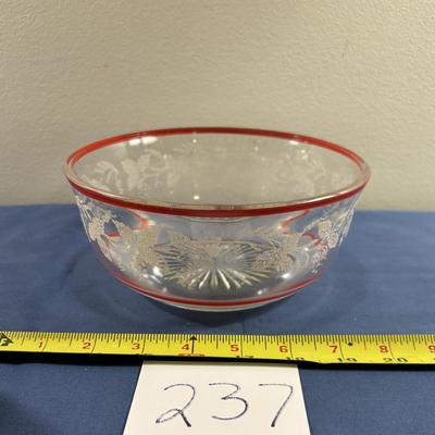 Vintage 1940 Serving Bowl