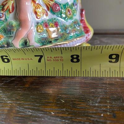 Capodimonte footed casserole dish cherubs