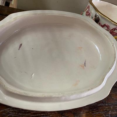 Capodimonte footed casserole dish cherubs