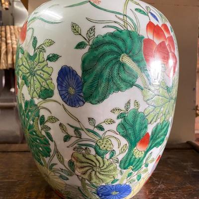 Chinese Export Porcelain Ginger Jar with lid