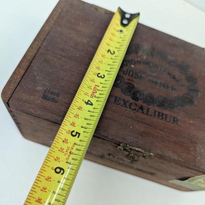 Hoyo Monterrey Excalibur No. I Exclusive English Claro Wrapped Grown From Vintage Havana Seed Wooden Box