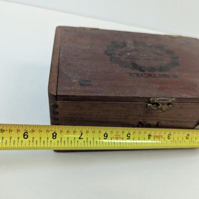 Hoyo Monterrey Excalibur No. I Exclusive English Claro Wrapped Grown From Vintage Havana Seed Wooden Box