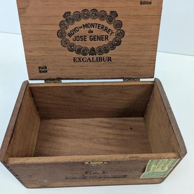 Hoyo Monterrey Excalibur No. I Exclusive English Claro Wrapped Grown From Vintage Havana Seed Wooden Box