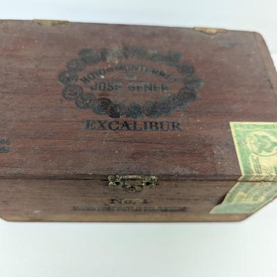 Hoyo Monterrey Excalibur No. I Exclusive English Claro Wrapped Grown From Vintage Havana Seed Wooden Box