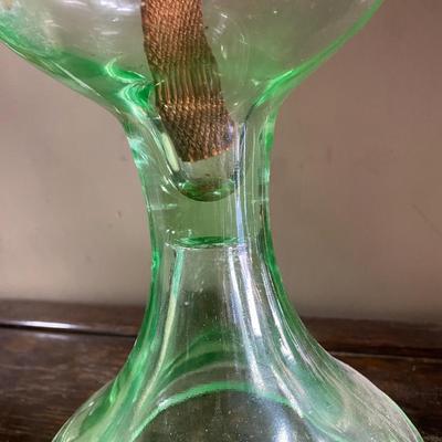 ANTIQUE SCOVILL VASELINE GREEN DEPRESSION GLASS OIL KEROSENE LAMP