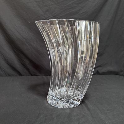 Nambe Swoop Vase (LR-DZ)