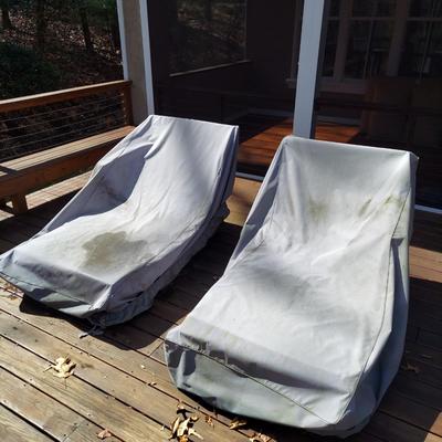Two Lloyd Flanders Faux Rattan Wicker Loungers (D-BBL)