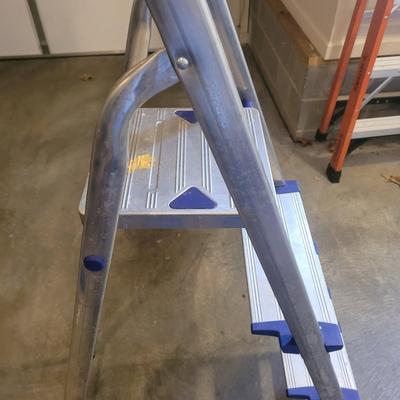 Husky and Leifheit Ladders (G-El)