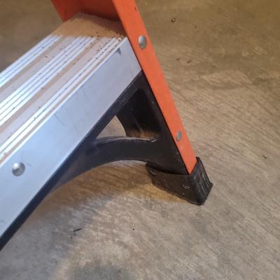 Husky and Leifheit Ladders (G-El)