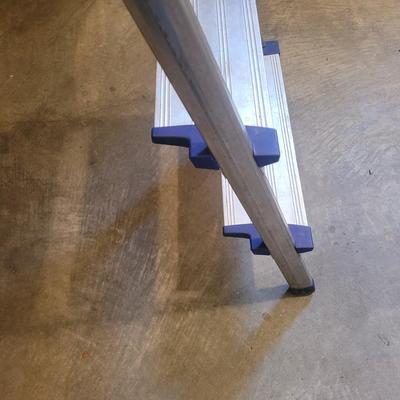 Husky and Leifheit Ladders (G-El)