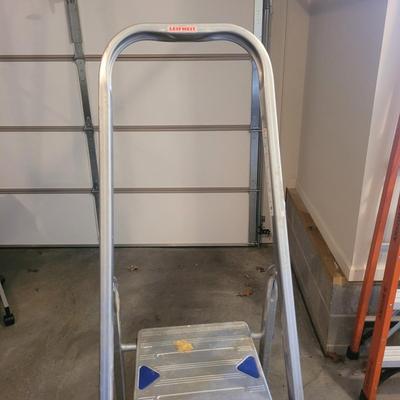 Husky and Leifheit Ladders (G-El)