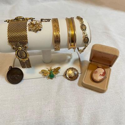Timeless Treasures w/ Walter Lampl and a Damascene Bracelet (K-SS)