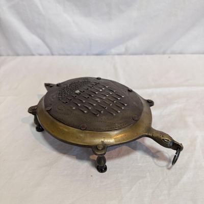 Vintage Brass Turtle Grater and Turtle Lock (DR-DZ)