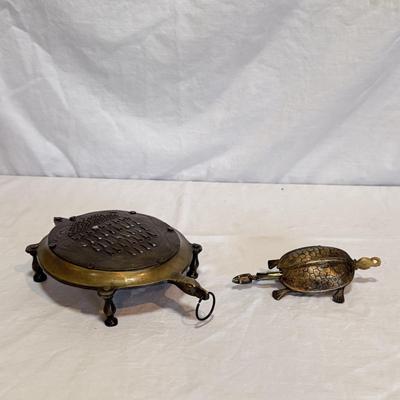 Vintage Brass Turtle Grater and Turtle Lock (DR-DZ)