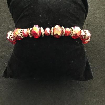 Very pretty faceted red Stretch bracelet