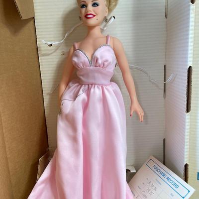 4 World Dolls