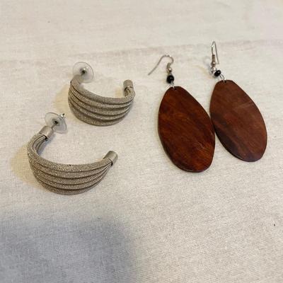 20+ Earring Pairs for Pierced Ears (K-SS)