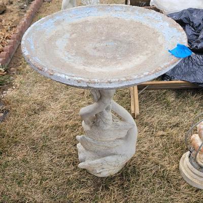 Concrete bird bath