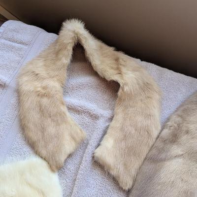 Vintage Unbranded Fur Collars Lot B