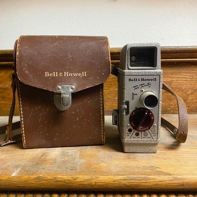 Vintage Bell & Howell Two Twenty 8mm Gray Manual Compact Movie Camera