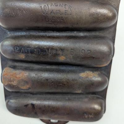 Wagner Ware's Junior Krusty Korn Kobs Cast Iron Cornbread Pan