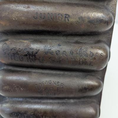 Wagner Ware's Junior Krusty Korn Kobs Cast Iron Cornbread Pan